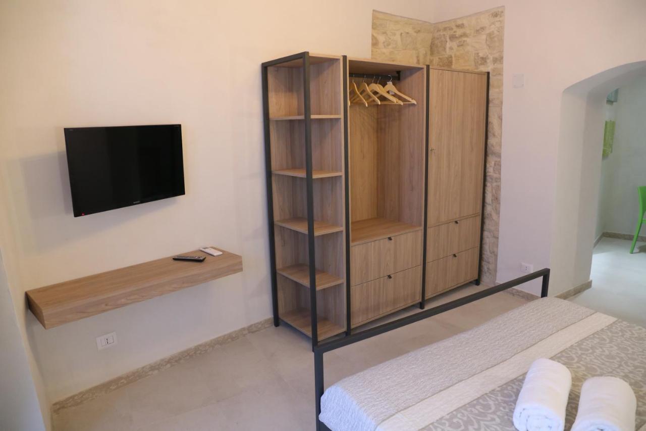 Locus Pendinelli Trani Bed & Breakfast Екстериор снимка